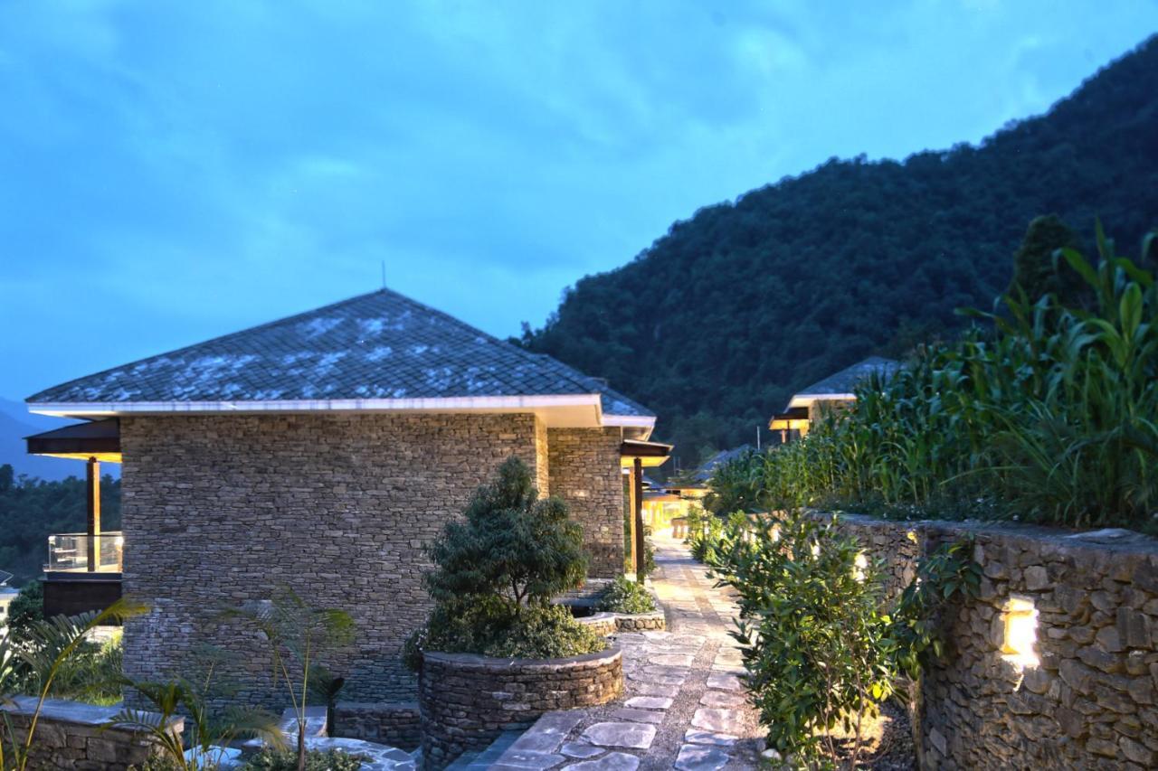 Dorje'S Resort And Spa Pokhara Bagian luar foto
