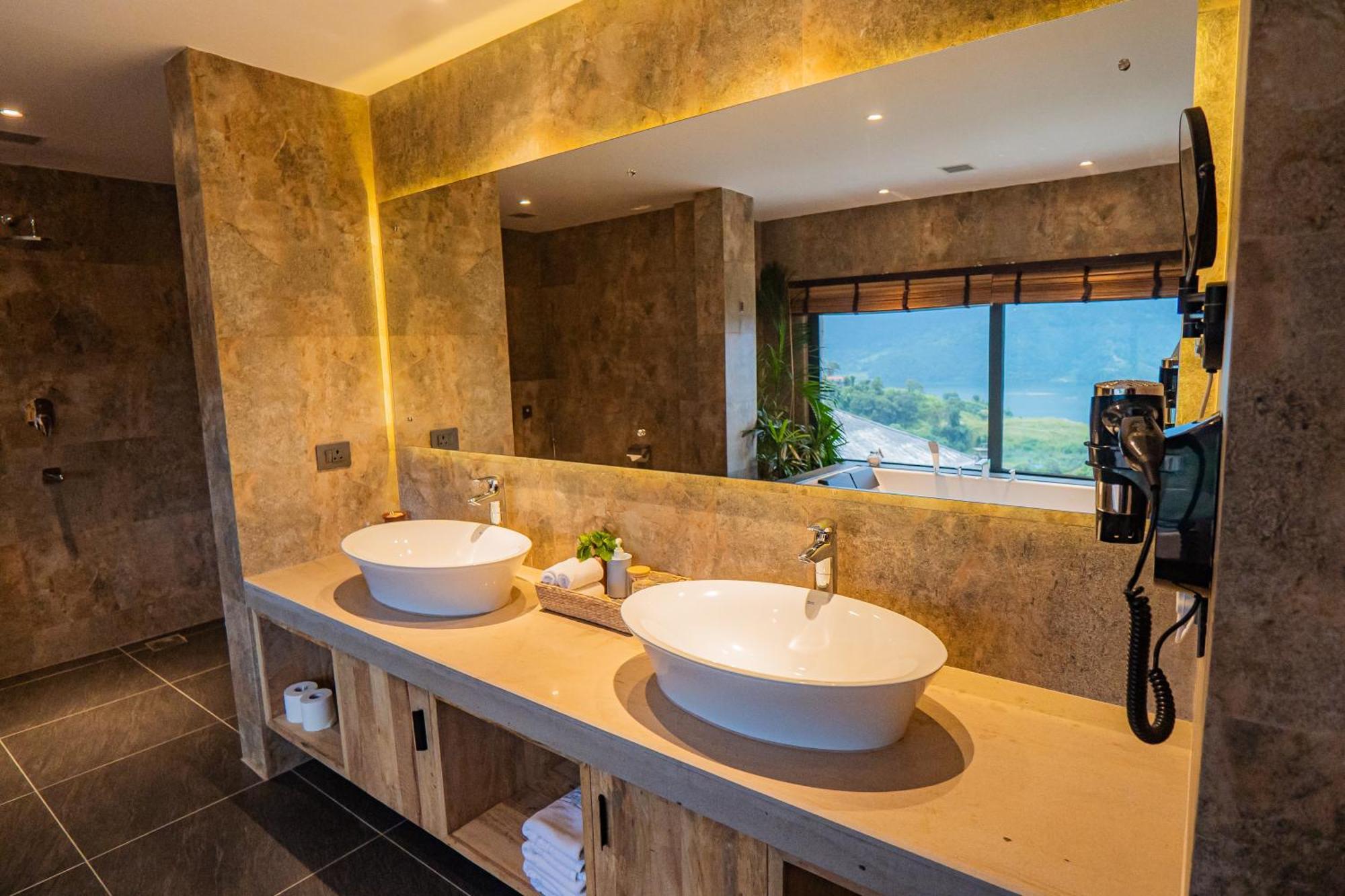 Dorje'S Resort And Spa Pokhara Bagian luar foto