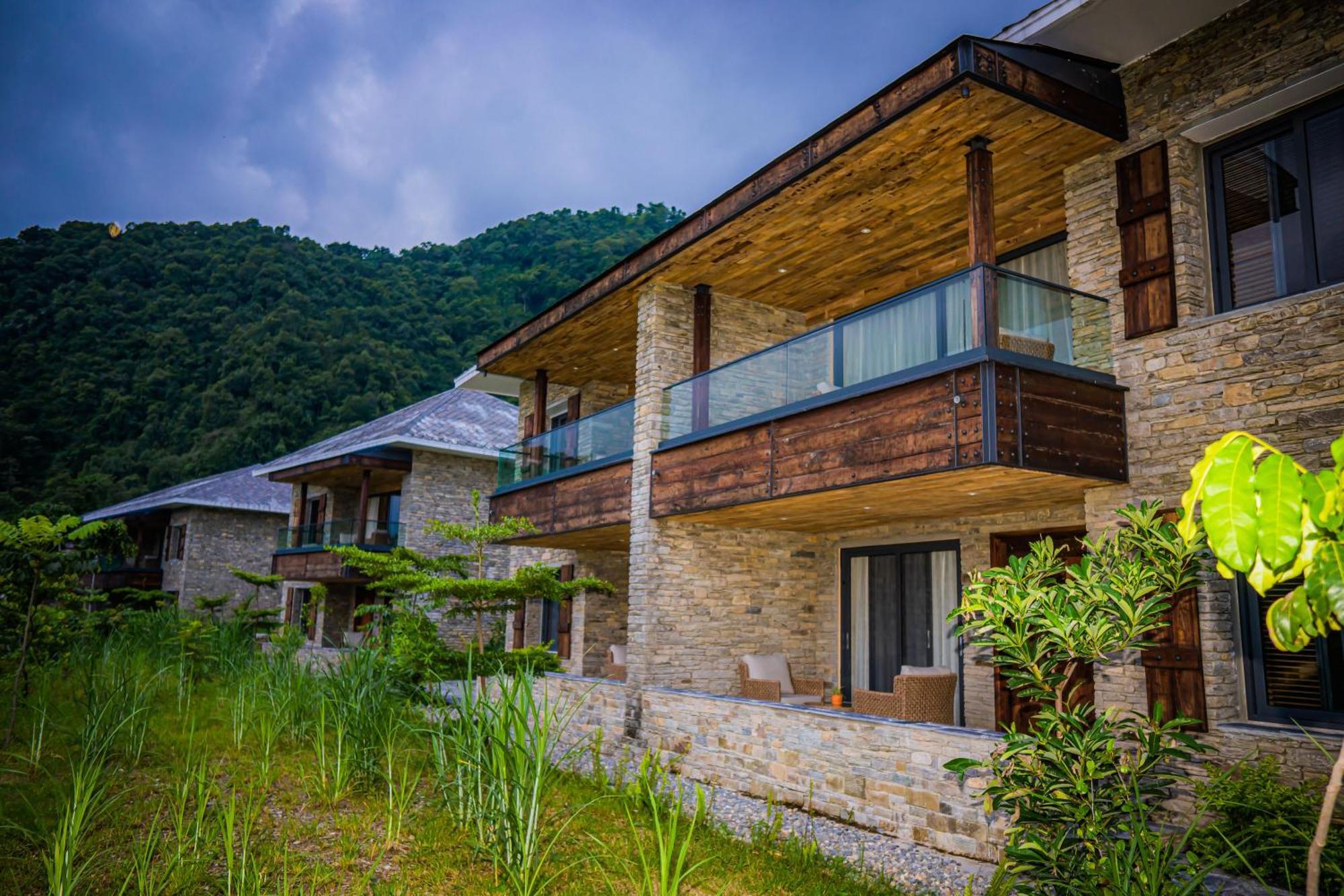 Dorje'S Resort And Spa Pokhara Bagian luar foto